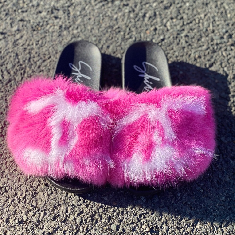 Pink Fox Fur Slides!